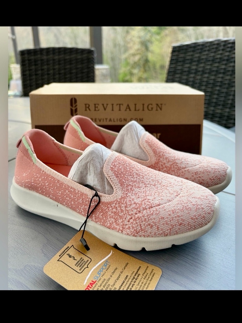 REVITALIGN Pink Gradient Orthopedic Slip-On Sneakers Size 5 1/2 5.5 💕🌸